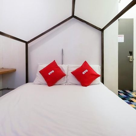 Spot On Junction Hostel Makati City Екстериор снимка