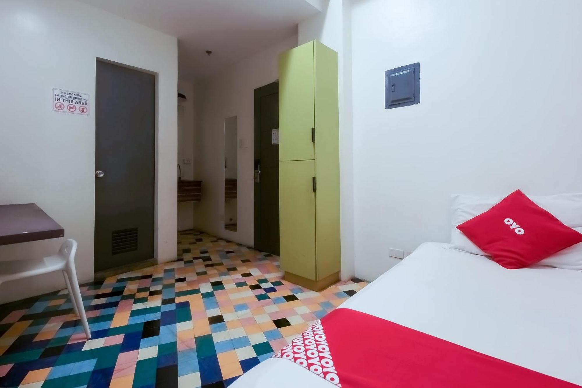 Spot On Junction Hostel Makati City Екстериор снимка