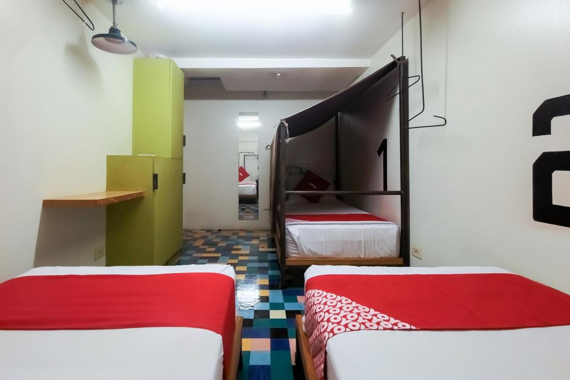 Spot On Junction Hostel Makati City Екстериор снимка