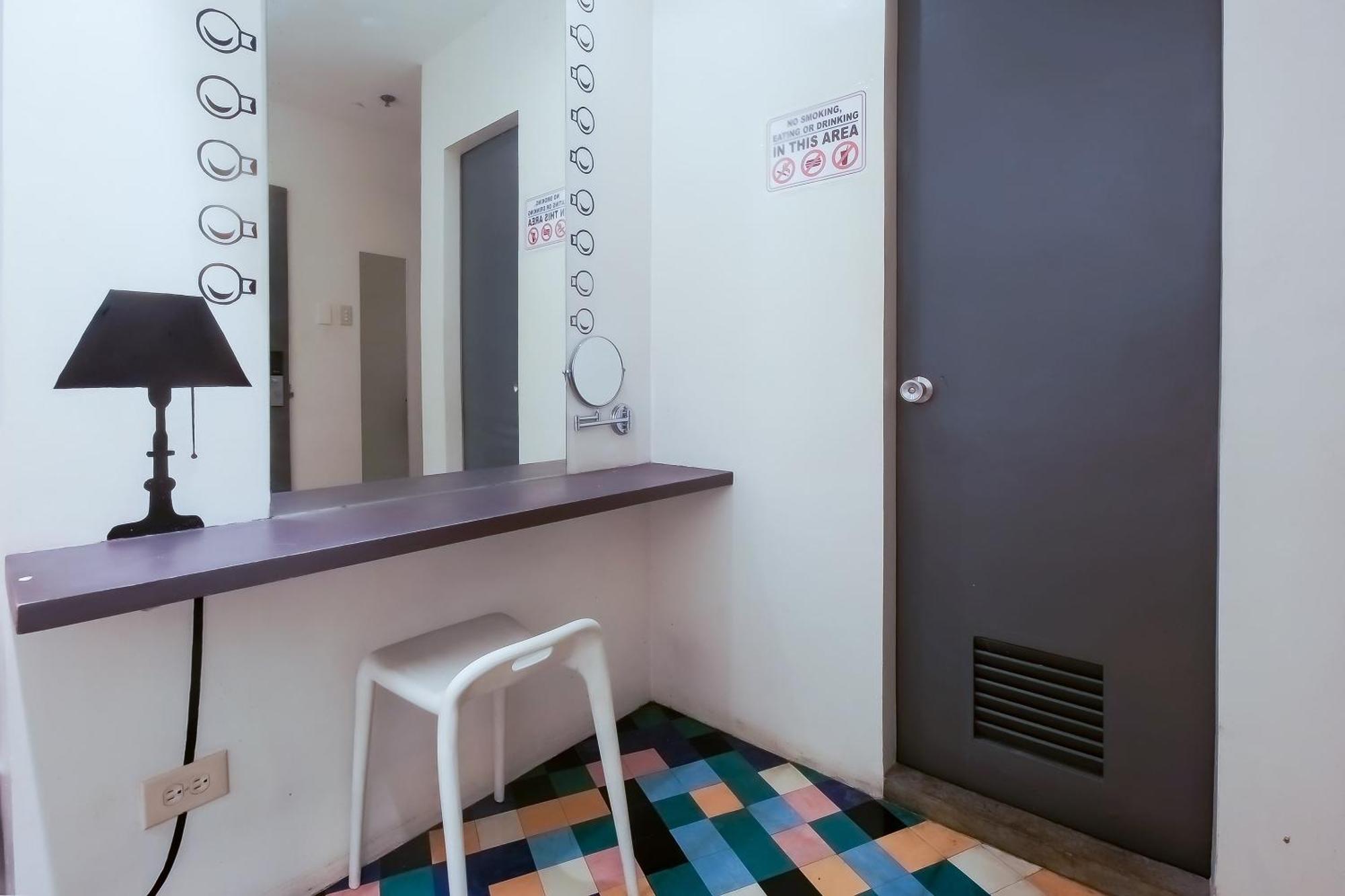 Spot On Junction Hostel Makati City Екстериор снимка