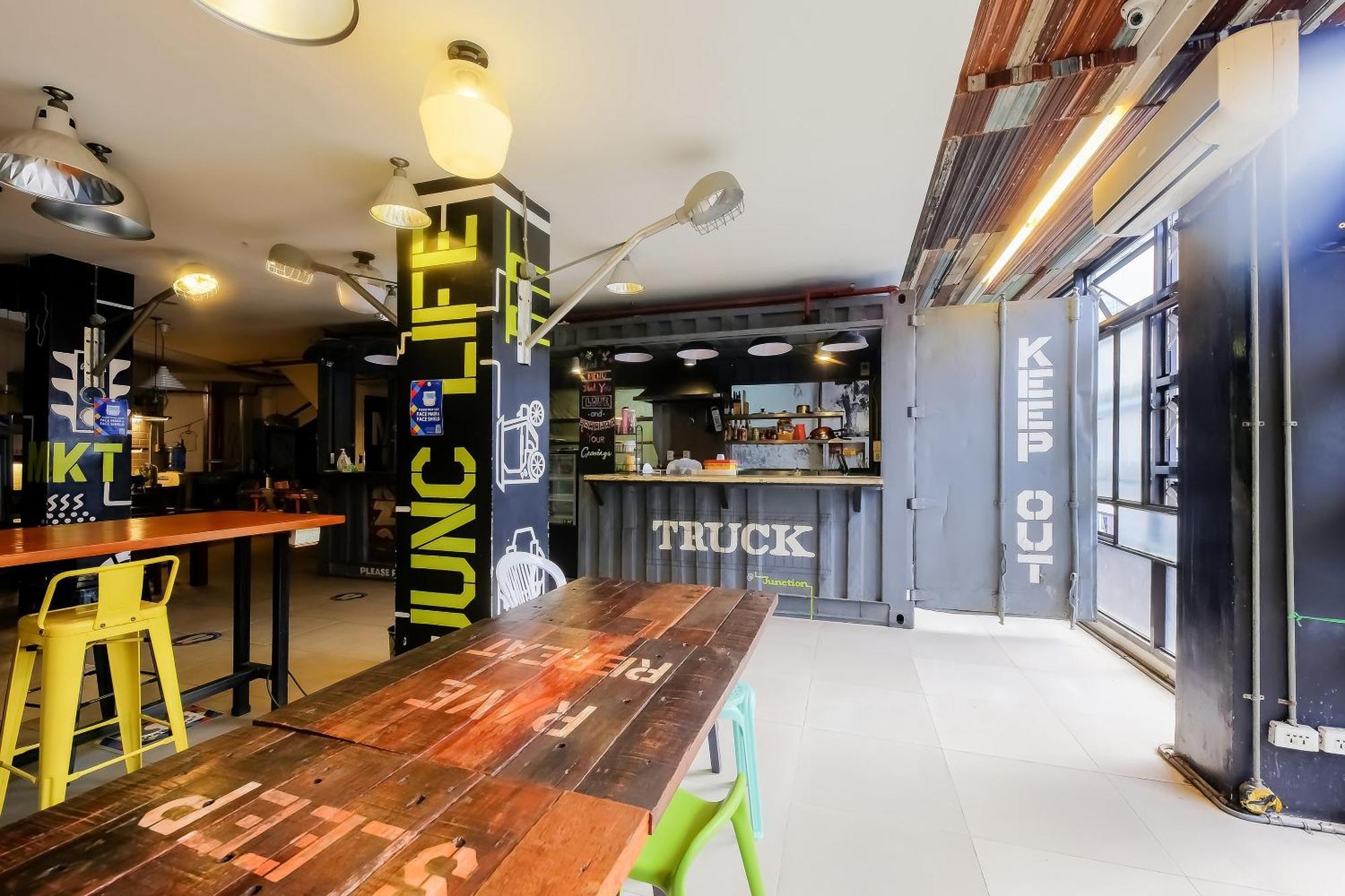 Spot On Junction Hostel Makati City Екстериор снимка